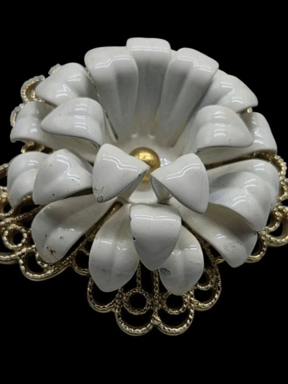 Vintage Sarah Coventry Snow Flower Brooch 1965 White Enamel Gold Tone Filigree